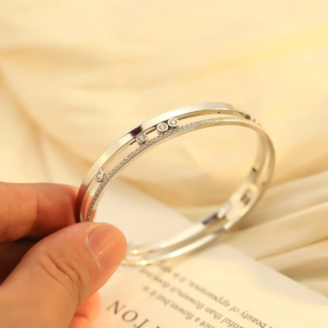 [Stellar Jewelry]Move Romane Diamond Bangle Bracelet