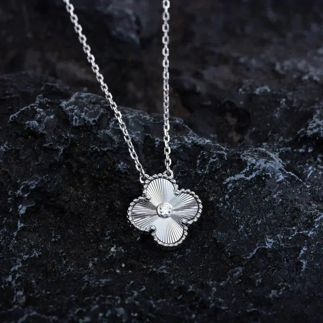 [Stellar Jewelry]CLOVER  15MM DIAMOND LASER NECKLACE SILVER