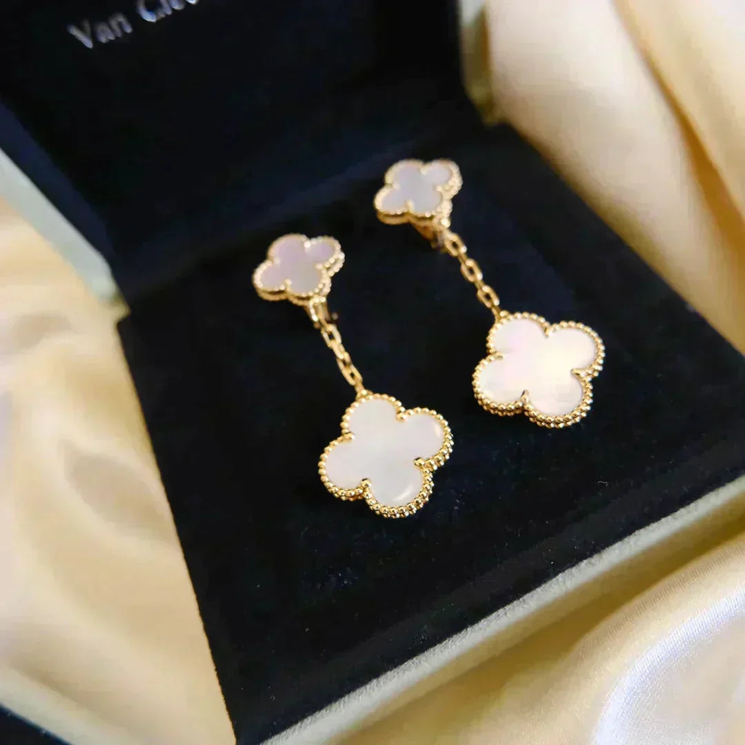 [Stellar Jewelry]CLOVER 2 MOTIF WHITE MOP EARRINGS