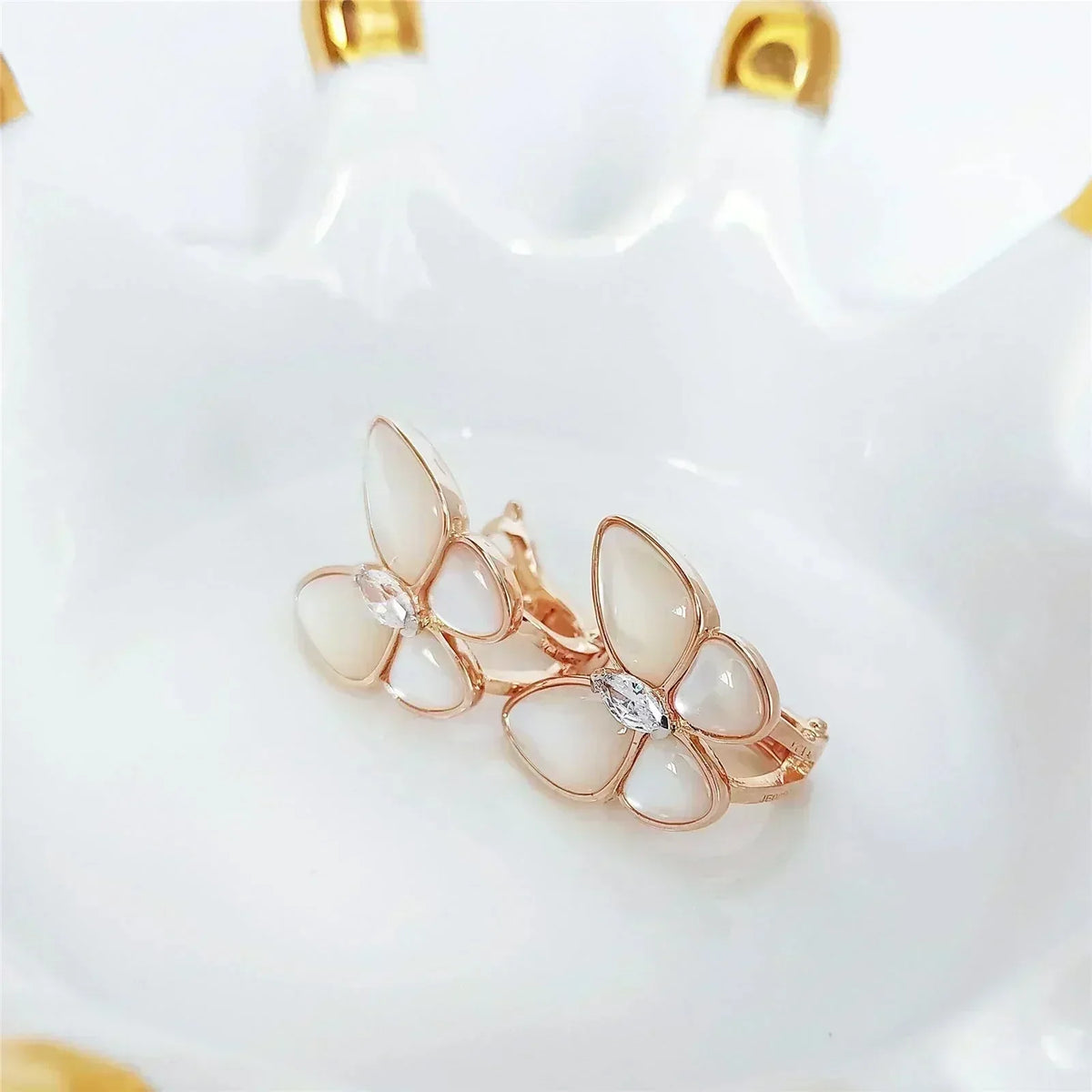[Stellar Jewelry]BUTTERFLY MOP DIAMOND EARRINGS