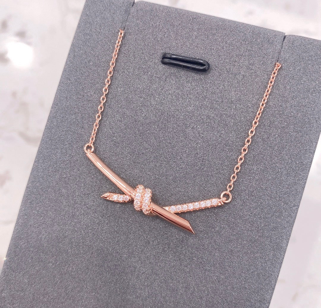 [Stellar jewels]KNOT NECKLACE DIAMONDS