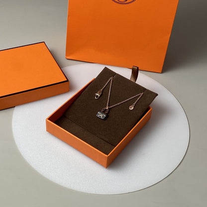 [Stellar Jewelry]CONSTANCE BLACK PEDANT PINK GOLD NECKLACE