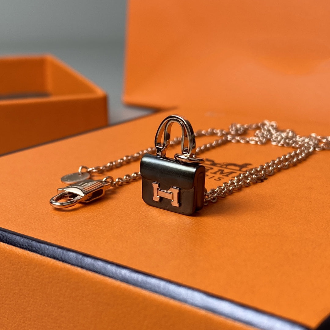 [Stellar Jewelry]CONSTANCE BLACK PEDANT PINK GOLD NECKLACE
