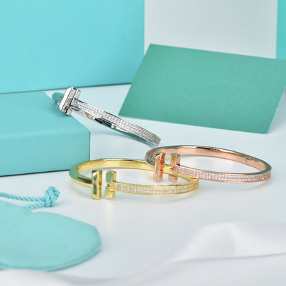 [Stellar jewels]WIDE DIAMONDS HINGED BANGLE