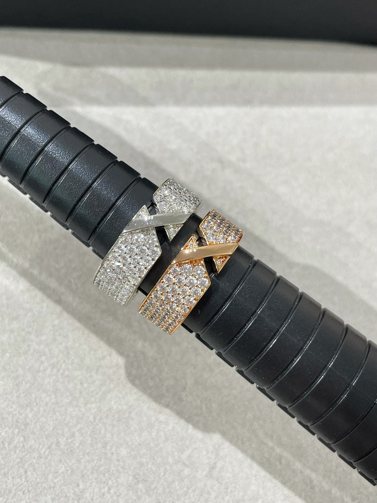 [Stellar Jewelry]LIENS EVIDENCE  DIAMOND PAVED RING