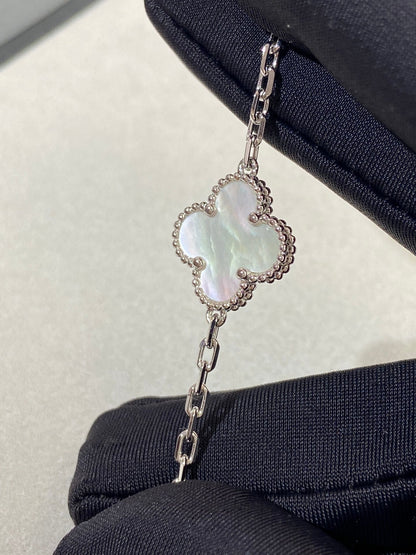 [Stellar Jewelry]CLOVER WHITE PEARL MOP 5 MOTIF BRACELET COLLECTION