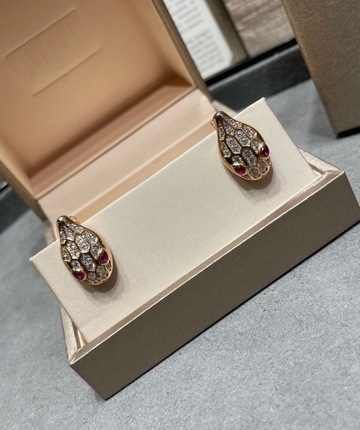 [Stellar Jewelry]SERPENT DIAMOND STUD EARRINGS