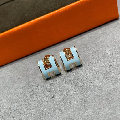 [Stellar Jewelry]POP H SKY BLUE STUD EARRINGS