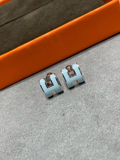 [Stellar Jewelry]POP H SKY BLUE STUD EARRINGS
