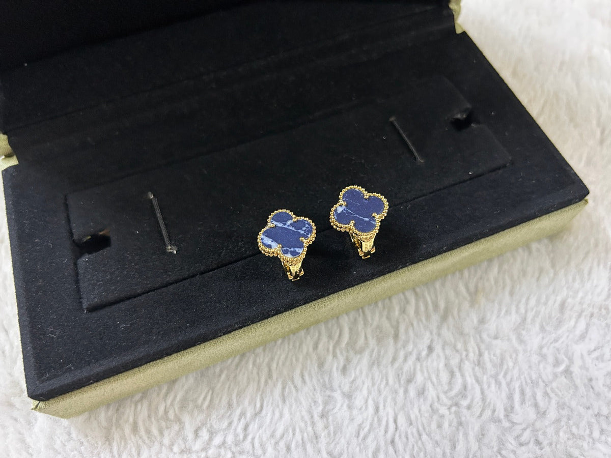 [Stellar Jewelry]CLOVER PIETERSITE MEDIUM STUD EARRINGS