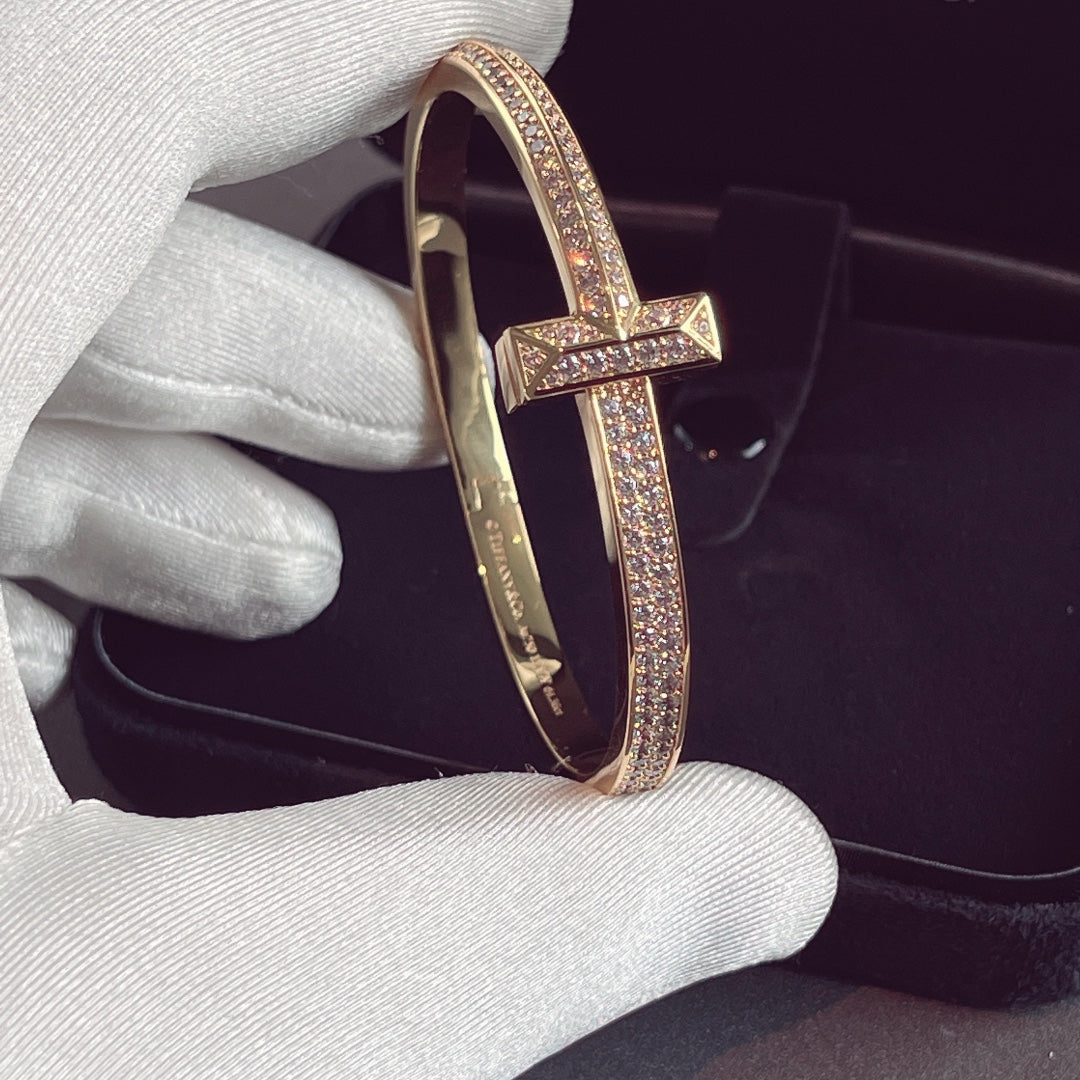[Stellar jewels]T1 WIDE HINGED BANGLE DIAMOND PAVED BRACELET