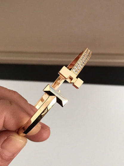 [Stellar jewels]T1 WIDE DIAMOND HINGED BANGLE PINK GOLD