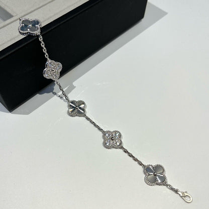 [Stellar Jewelry] CLOVER 5 MOTIF LASER BRACELET COLLECTION