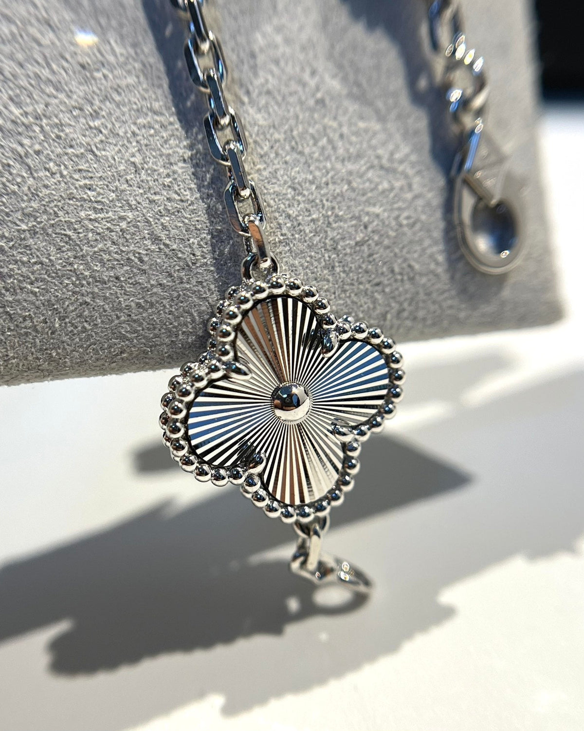 [Stellar Jewelry] CLOVER 5 MOTIF LASER BRACELET COLLECTION