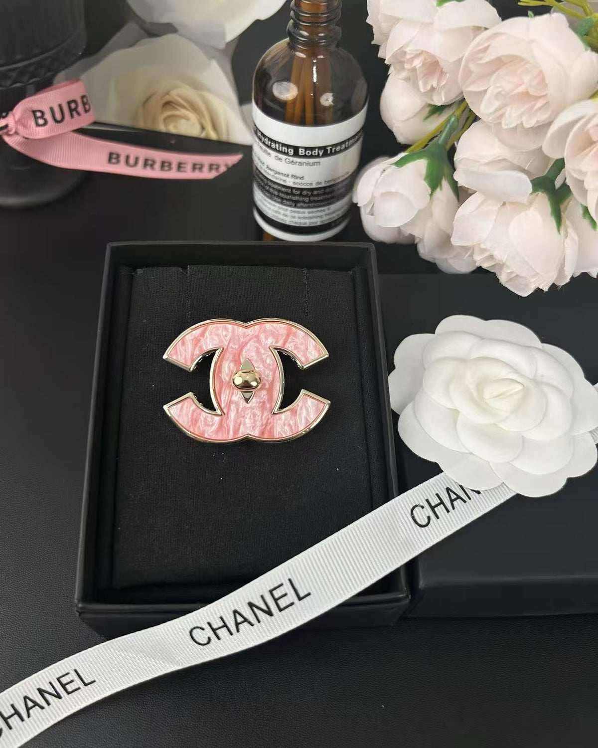 [Stellar Jewelry]Pink Resin Classic Brooch 5cm