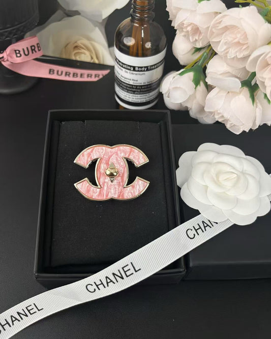 [Stellar Jewelry]Pink Resin Classic Brooch 5cm