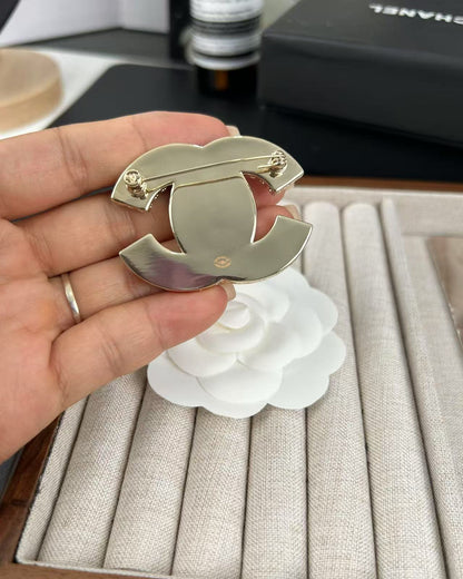 [Stellar Jewelry]Pink Resin Classic Brooch 5cm