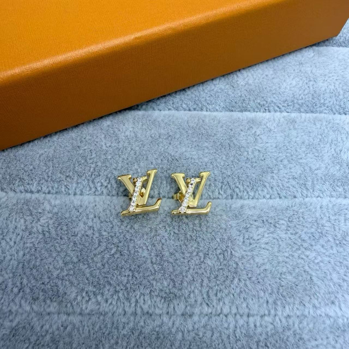 [Stellar Jewelry]LETTER STUDS WITH STONES