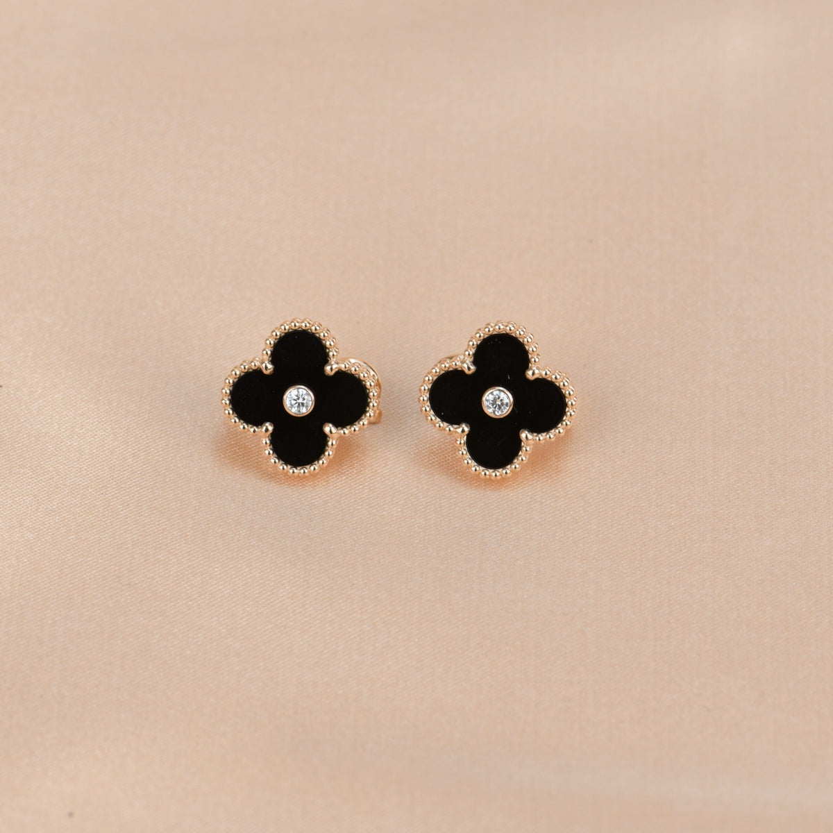 [Stellar Jewelry]CLOVER MEDIUM 1 MOTIFS ONYX DIAMOND EARRINGS