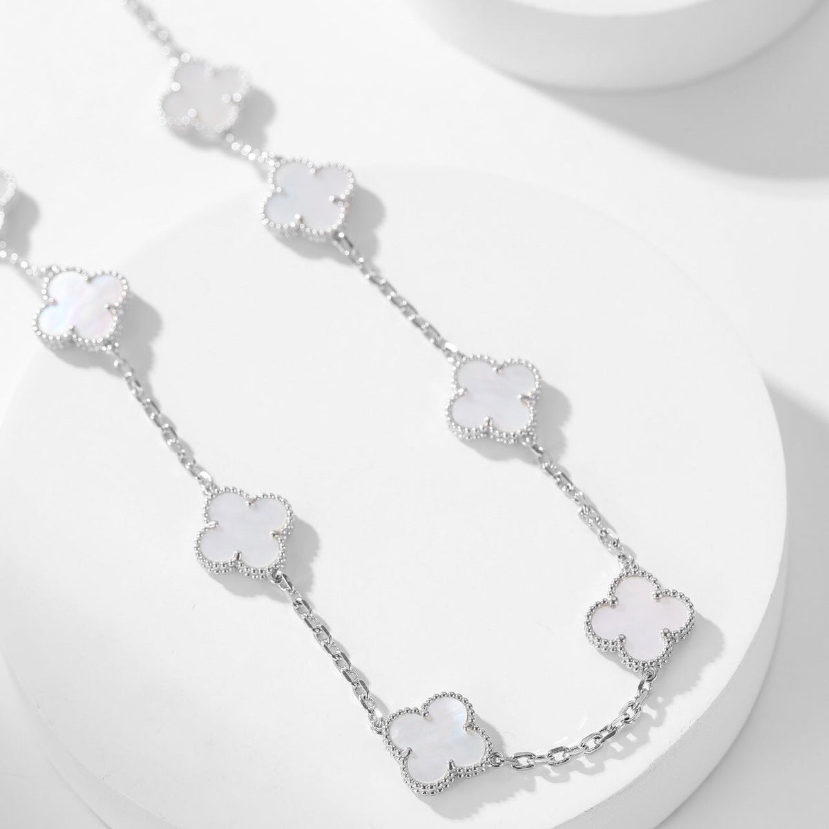 [Stellar Jewelry]CLOVER 10 MOTIFS WHITE MOTHER OF PEARL NECKLACE