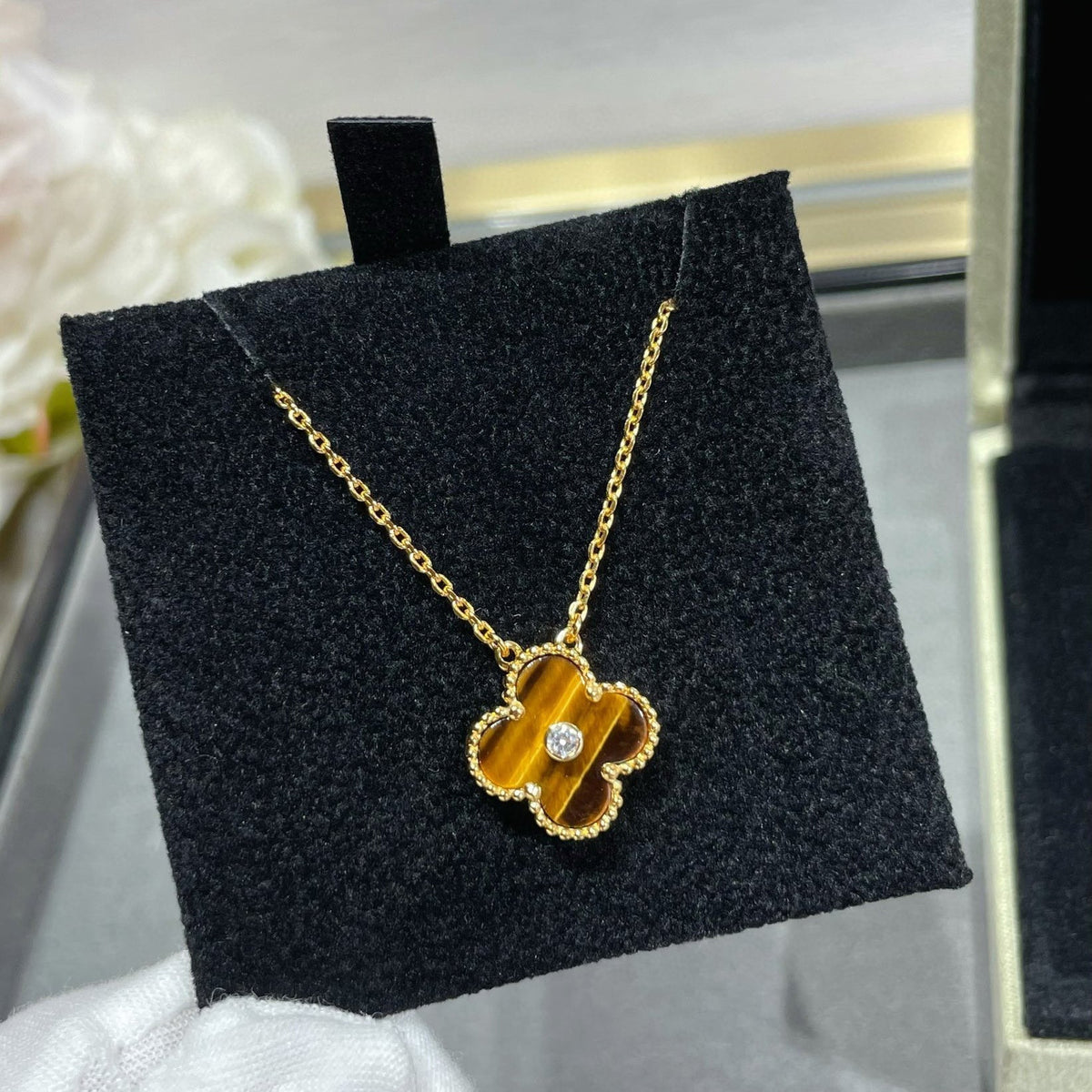 [Stellar Jewelry]CLOVER 15MM DIAMOND AND YELLOW TIGER'S EYE AGATE necklace
