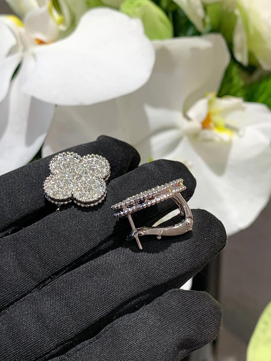 [Stellar Jewelry]CLOVER 20MM MOTIFS DIAMOND STUD EARRINGS SILVER
