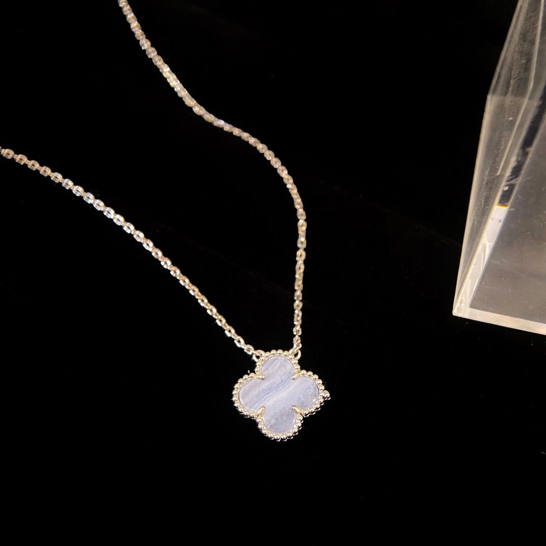 [Stellar Jewelry]CLOVER 15MM BLUE CHALCEDONY NECKLACE SILVER