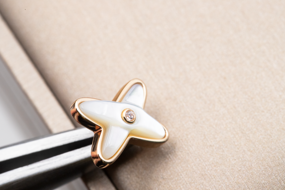 [Stellar Jewelry]JEUX DE WHITE MOP PINK GOLD DIAMOND EARRINGS