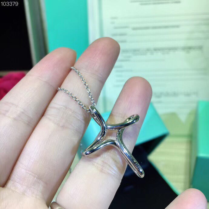 [Stellar jewels]CROSS NECKLACE STERLING SILVER MATERIAL