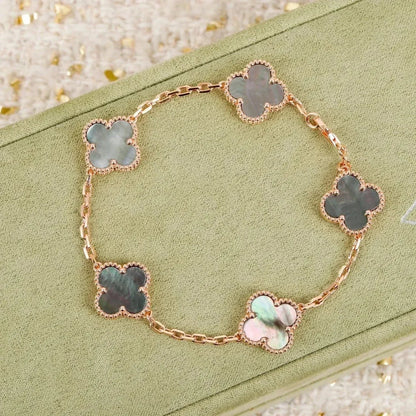 [Stellar Jewelry] CLOVER 5 MOTIF GRAY MOP BRACELET COLLECTION