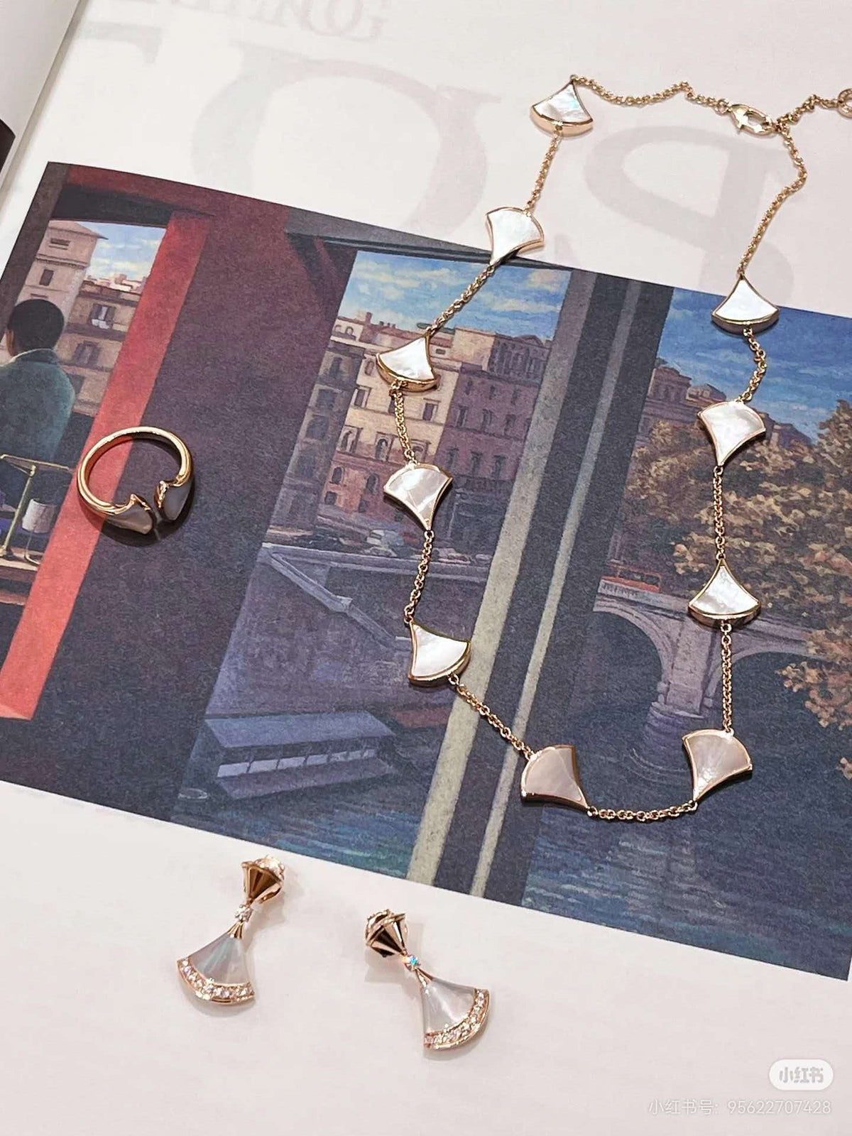 [Stellar Jewelry]BVLGARI 10-Motif White Mother-of-Pearl Necklace