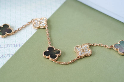 [Stellar Jewelry] CLOVER 5 MOTIF GRAY MOP BRACELET COLLECTION