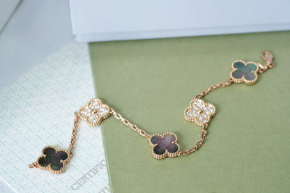 [Stellar Jewelry] CLOVER 5 MOTIF GRAY MOP BRACELET COLLECTION