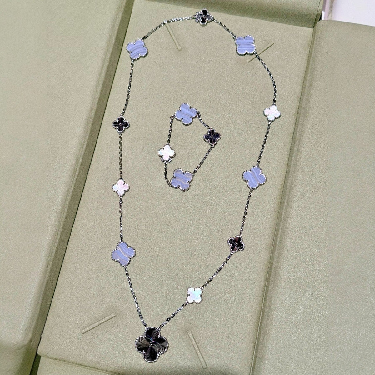 [Stellar Jewelry]DETACHABLE CLOVER 15(11+4) FLOWER SILVER NECKLACE SET