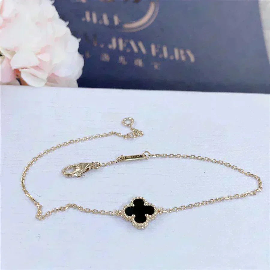 [Stellar Jewelry]CLOVER ONYX SINGLE FLOWER BRACELET