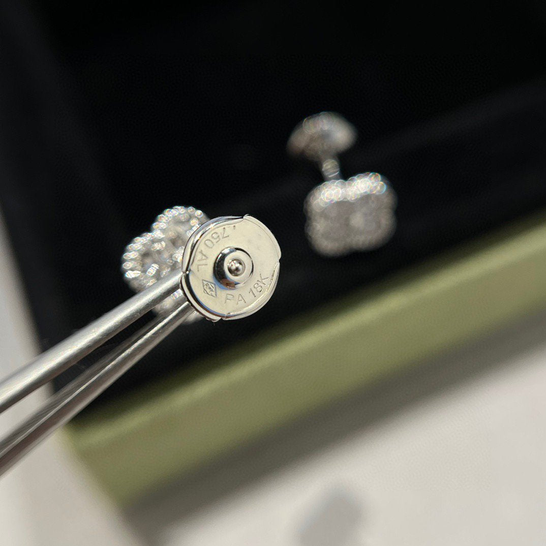 [Stellar Jewelry]CLOVER MINI DIAMOND STUD EARRINGS