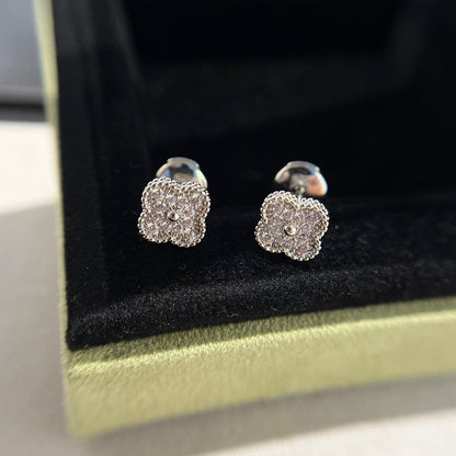 [Stellar Jewelry]CLOVER MINI DIAMOND STUD EARRINGS